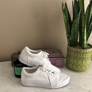 EUC Vans Old Skool Sneakers